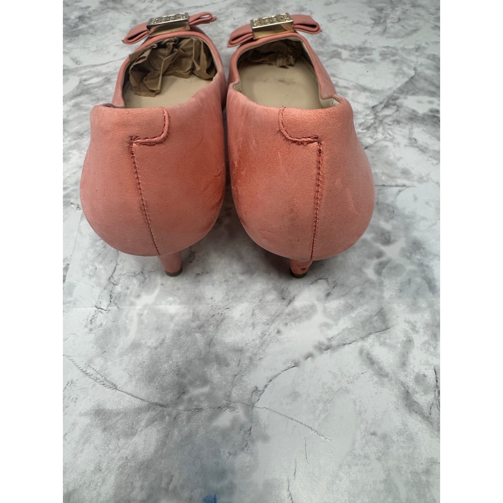 Coach Coral Pink Pointed Toe Kitten Heels with Bow and Gold Logo Size 8B - Picture 5 of 8